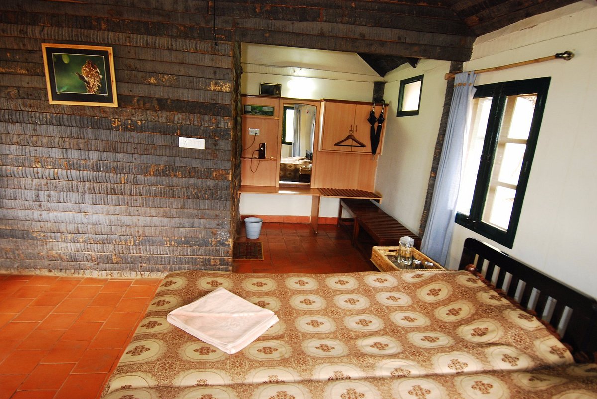 K Gudi Wilderness Camp, Loghut Interior
